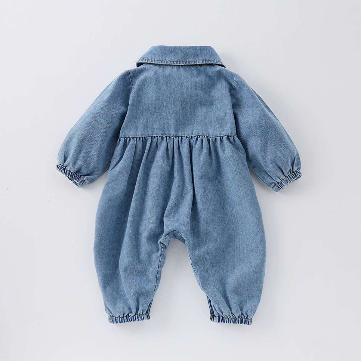 Salopetă drăguță din denim cu rever