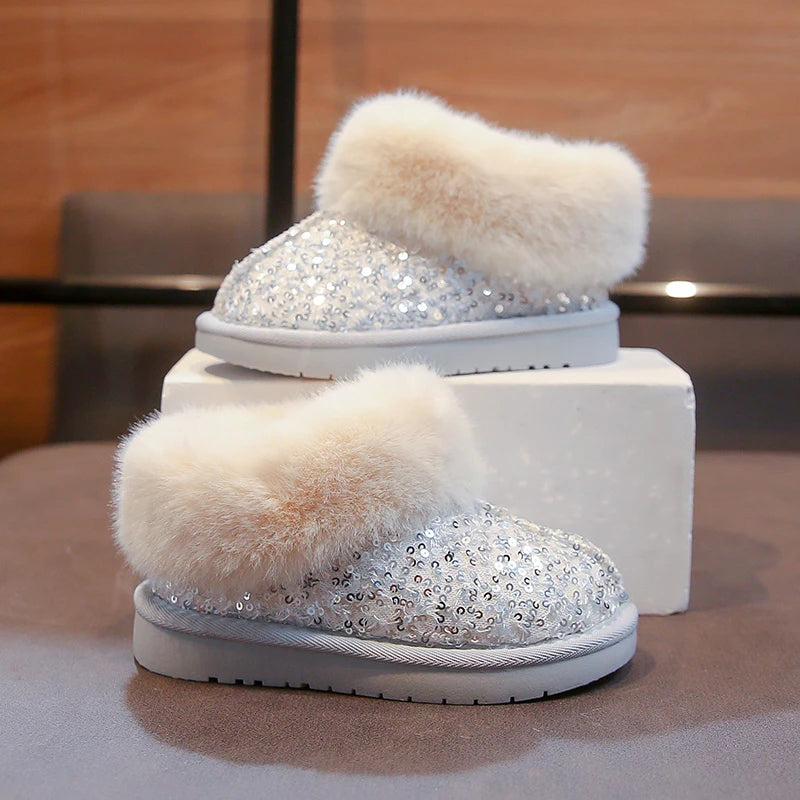 Girls’ Winter Boots – Soft-Soled Plush Snow Shoes, Warm & Fashionable for Toddlers.