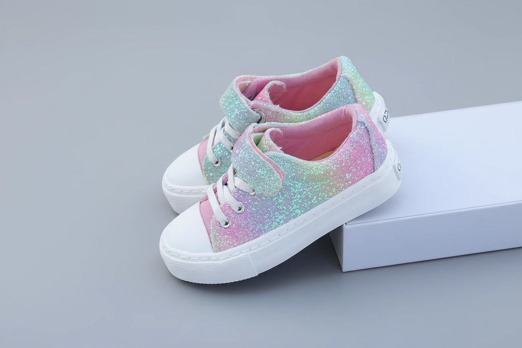 Kids Sneakers - Lightweight Breathable Walking Shoes for Girls