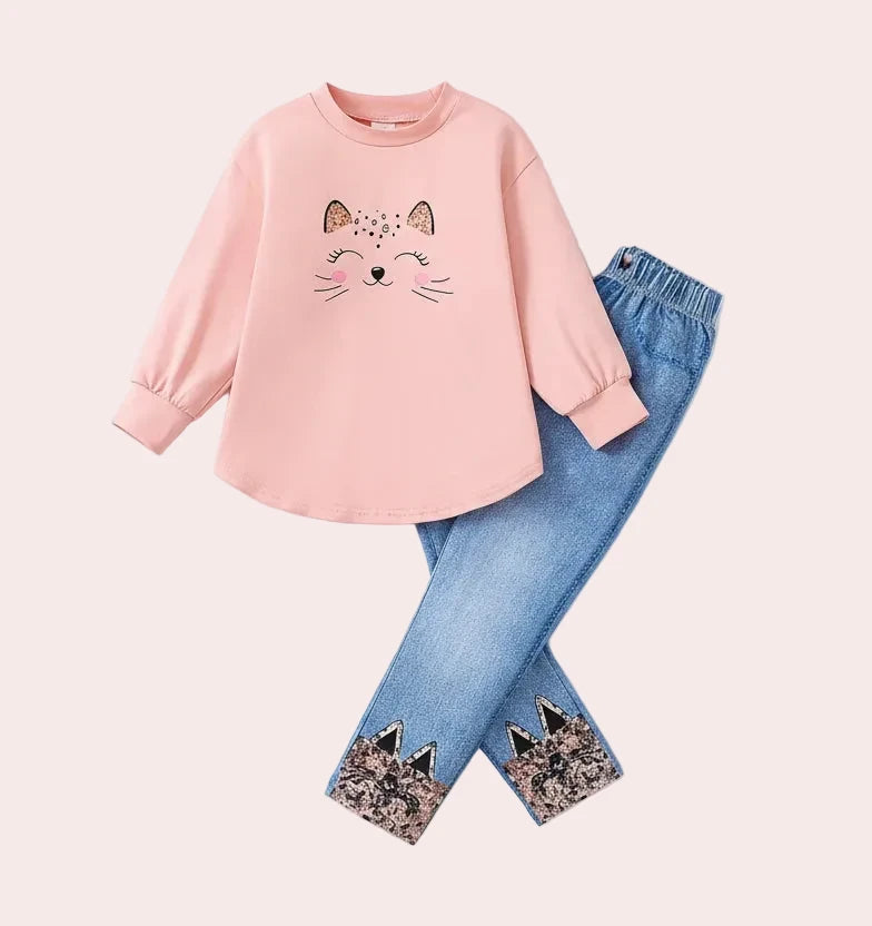 Frühlings- und Herbstmode für Mädchen: süßes 2-teiliges Set aus mikroelastischem, rosafarbenem Set mit Rundhalsausschnitt, Cartoon-Langarmshirt und schmal geschnittener Hose in Denim-Optik.
