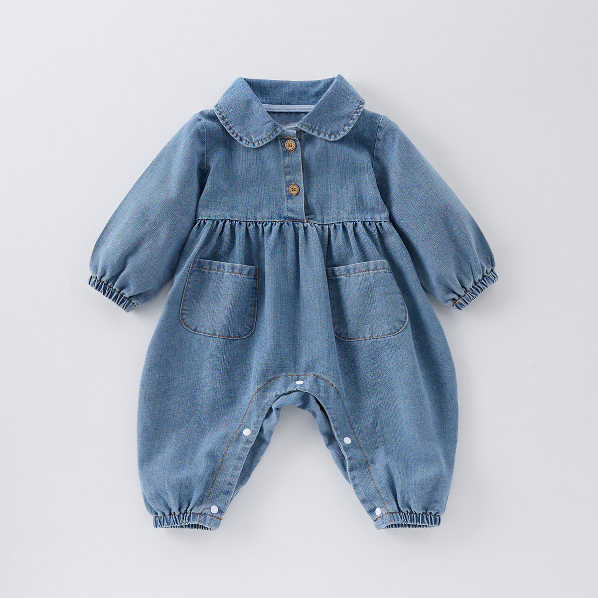 Salopetă drăguță din denim cu rever